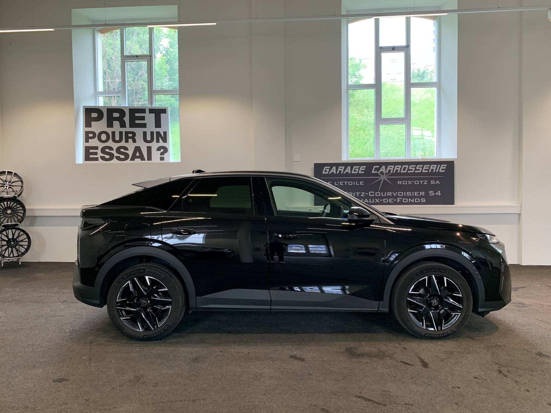 PEUGEOT 3008 145 e-DSC6 Hybrid Allure-image-3