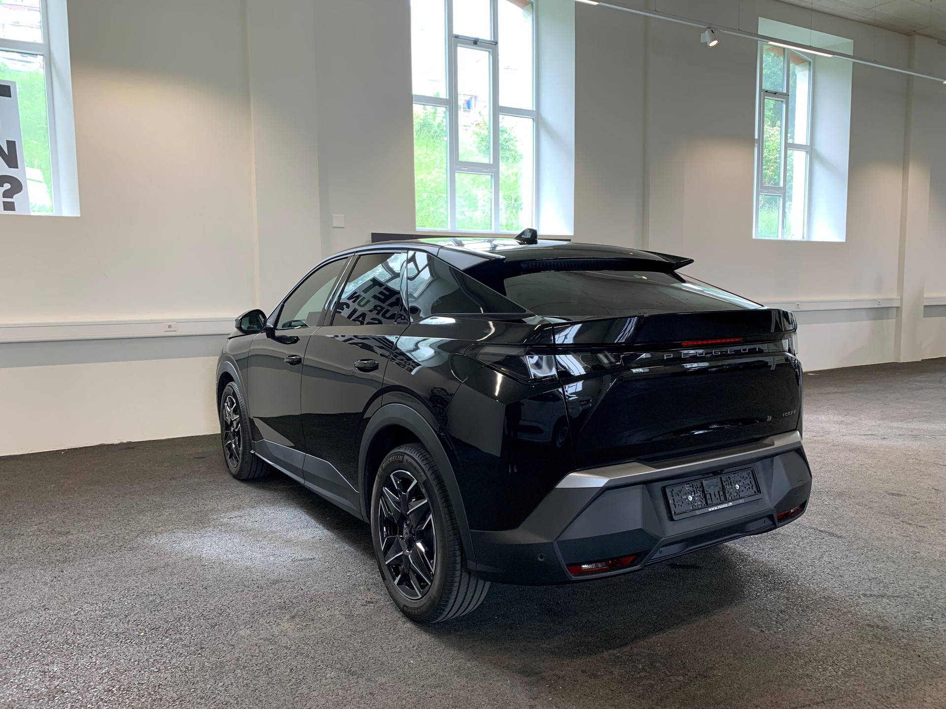 PEUGEOT 3008 145 e-DSC6 Hybrid Allure-image-5