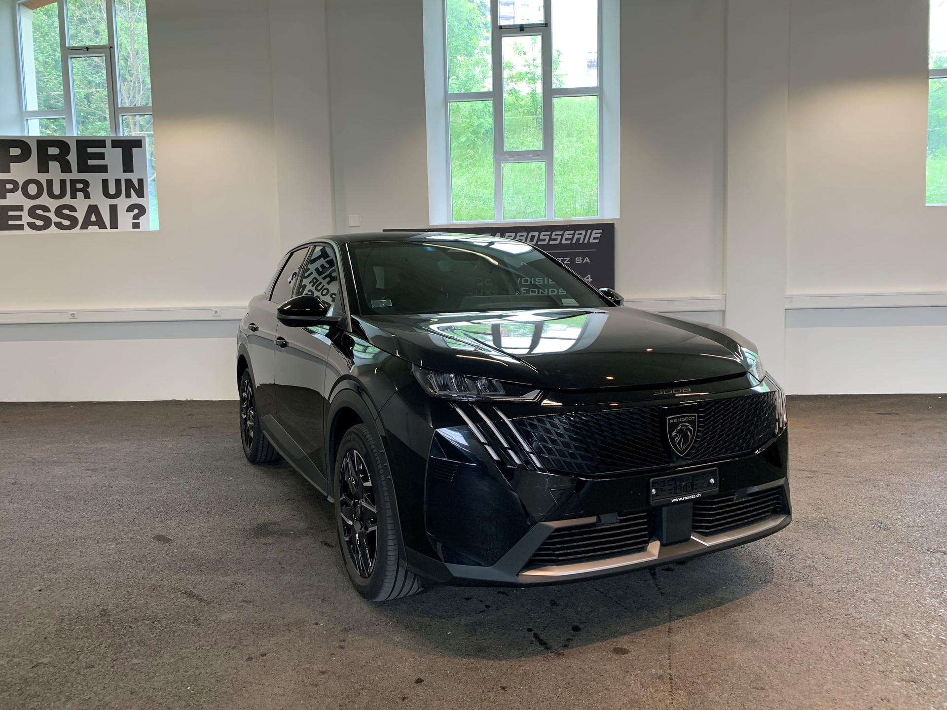 PEUGEOT 3008 145 e-DSC6 Hybrid Allure-image-2