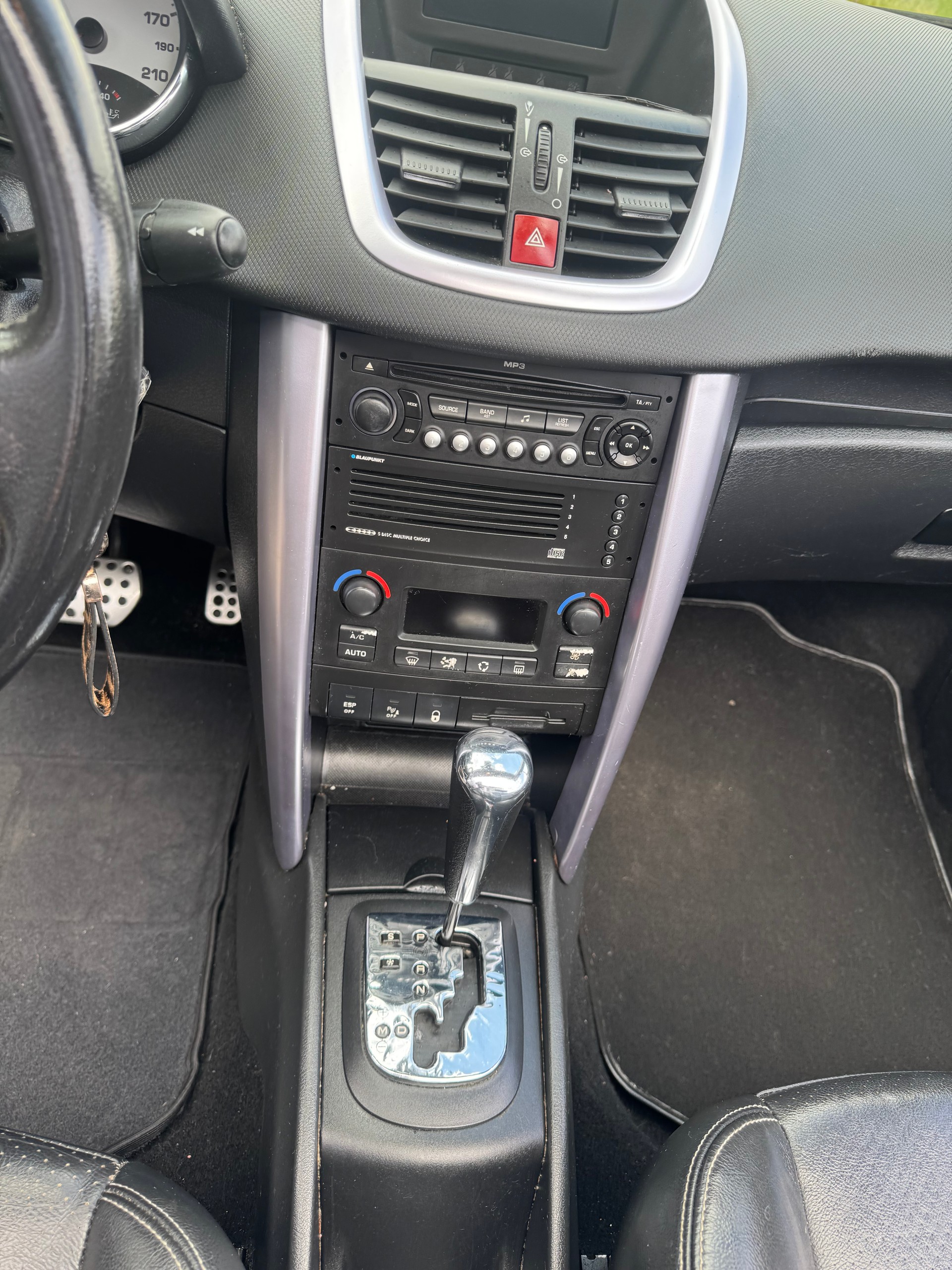 PEUGEOT 207 CC 1.6 16V Sport Automatic-image-6