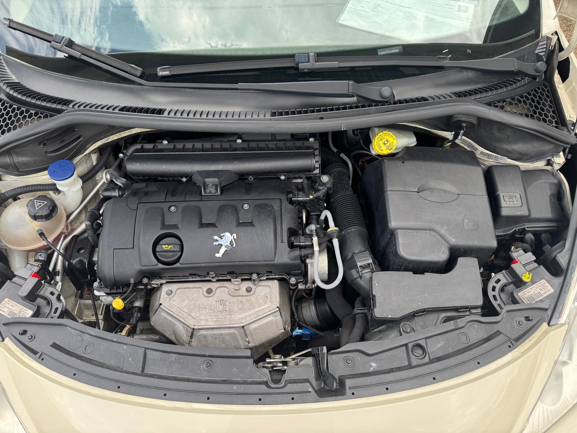 PEUGEOT 207 CC 1.6 16V Sport Automatic-image-7