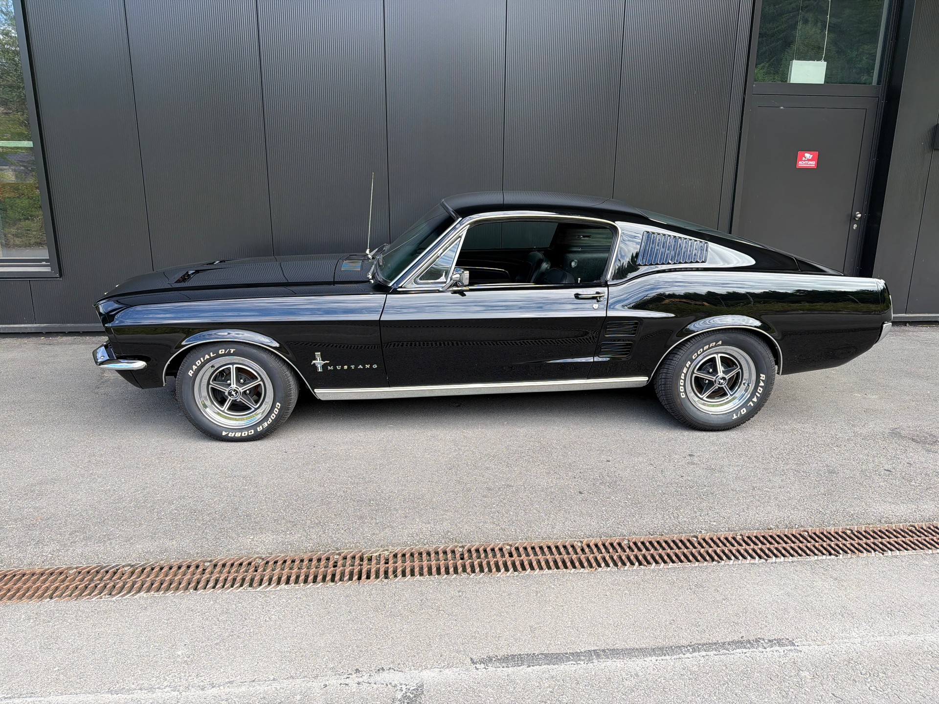 FORD Mustang 289 V8 Fastback-image-1