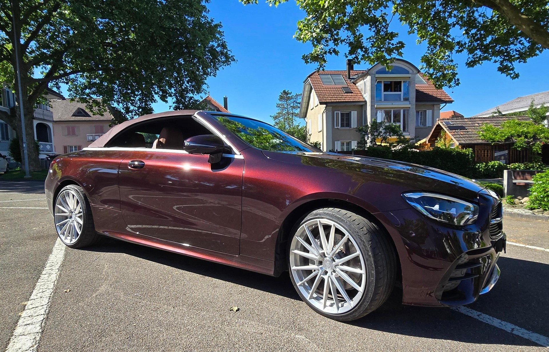 MERCEDES-BENZ E 300 d AMG Line 4matic-image-4