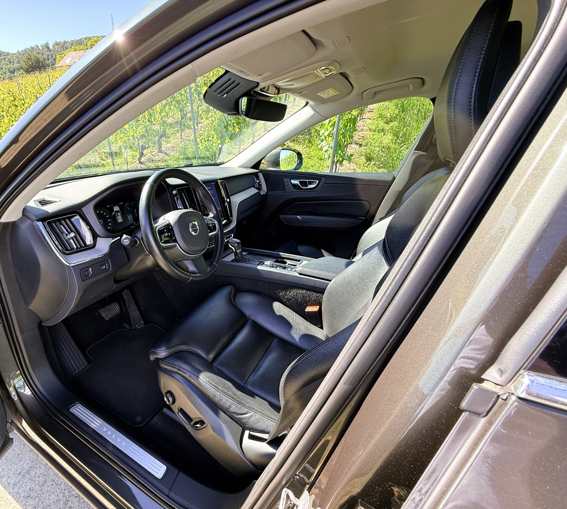 VOLVO XC60 D5 AWD Inscription Geartronic-image-14