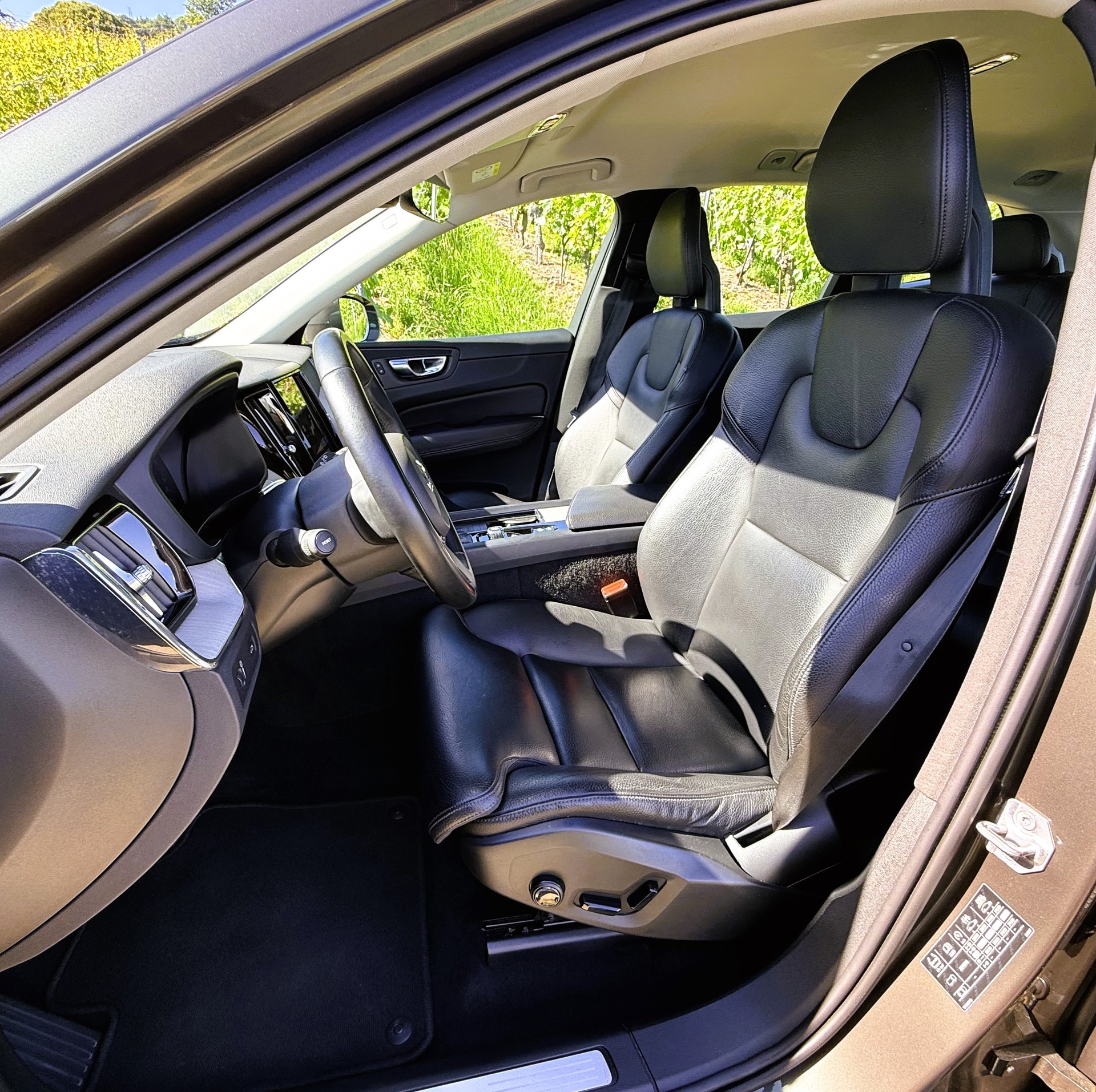 VOLVO XC60 D5 AWD Inscription Geartronic-image-13