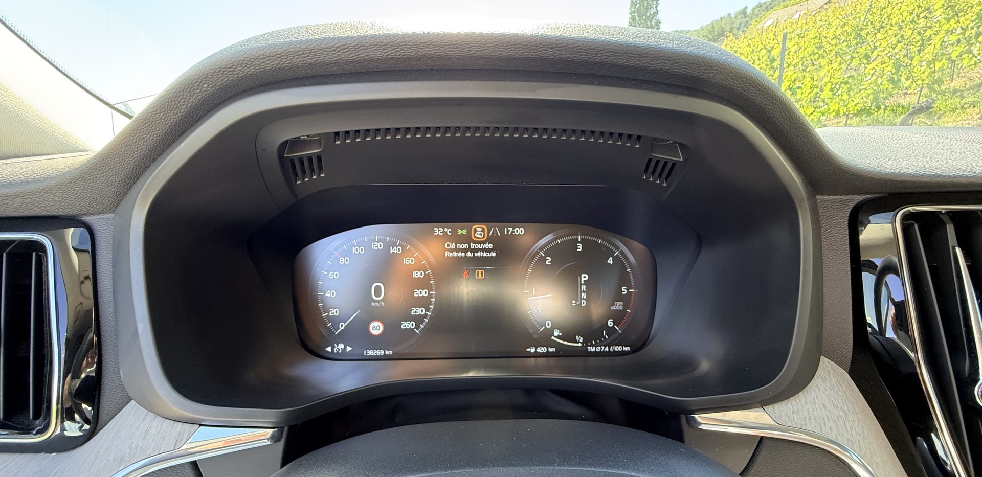 VOLVO XC60 D5 AWD Inscription Geartronic-image-18
