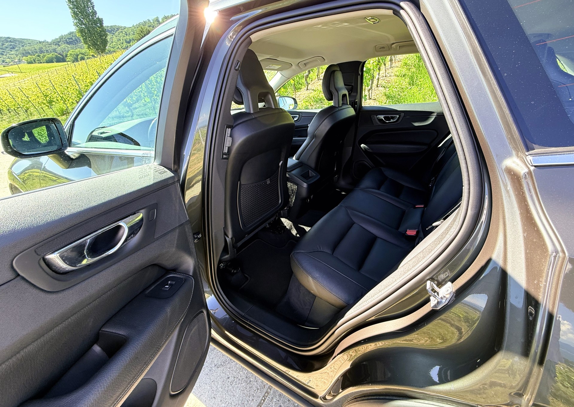 VOLVO XC60 D5 AWD Inscription Geartronic-image-15
