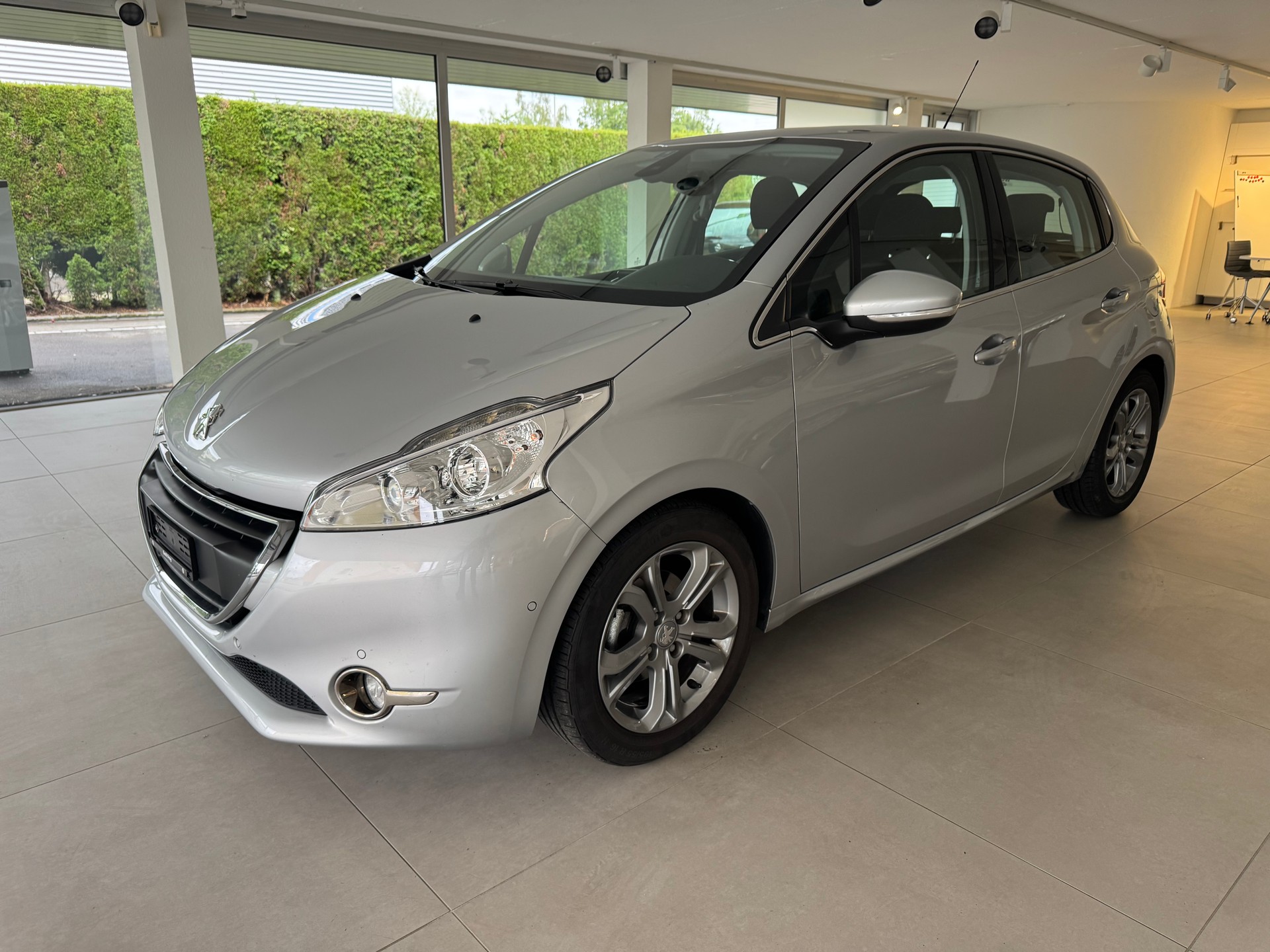 PEUGEOT 208 1.6 VTI Allure Automatik