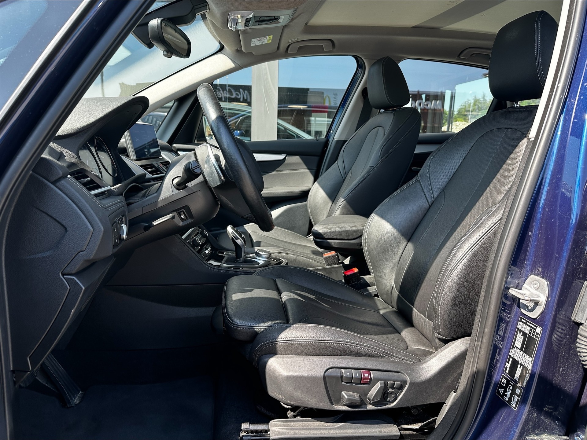 BMW 220d xDrive Active Tourer Steptronic Luxury Line-showroom-element-3