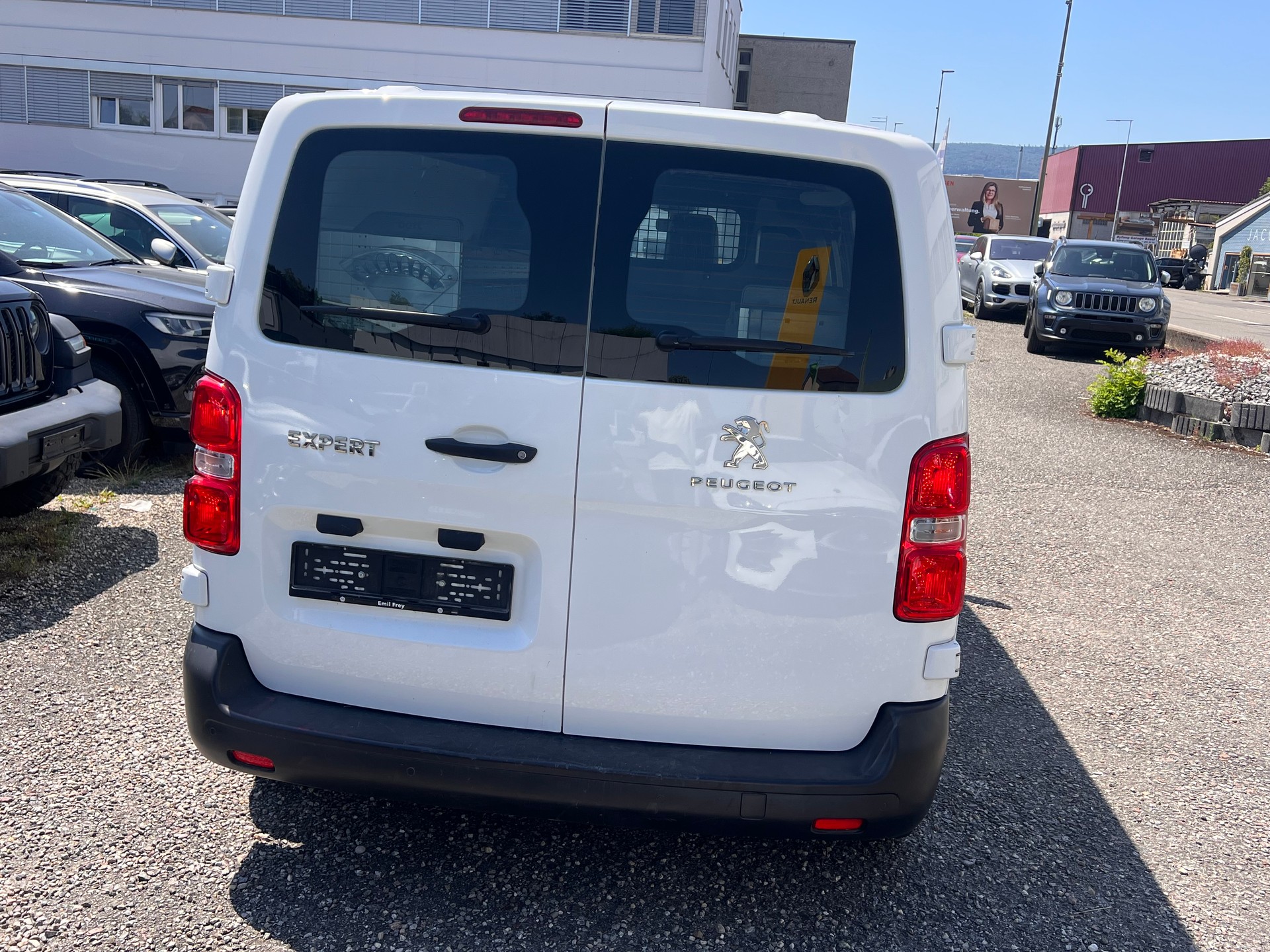 PEUGEOT Expert 1.5 BlueHDi 120 S&S Premium Standard-showroom-element-3