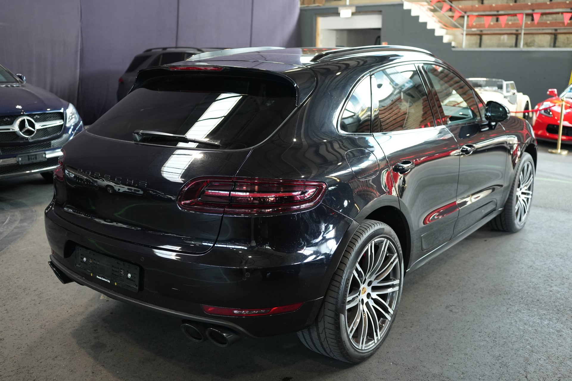 PORSCHE Macan Turbo Performance PDK-showroom-element-3