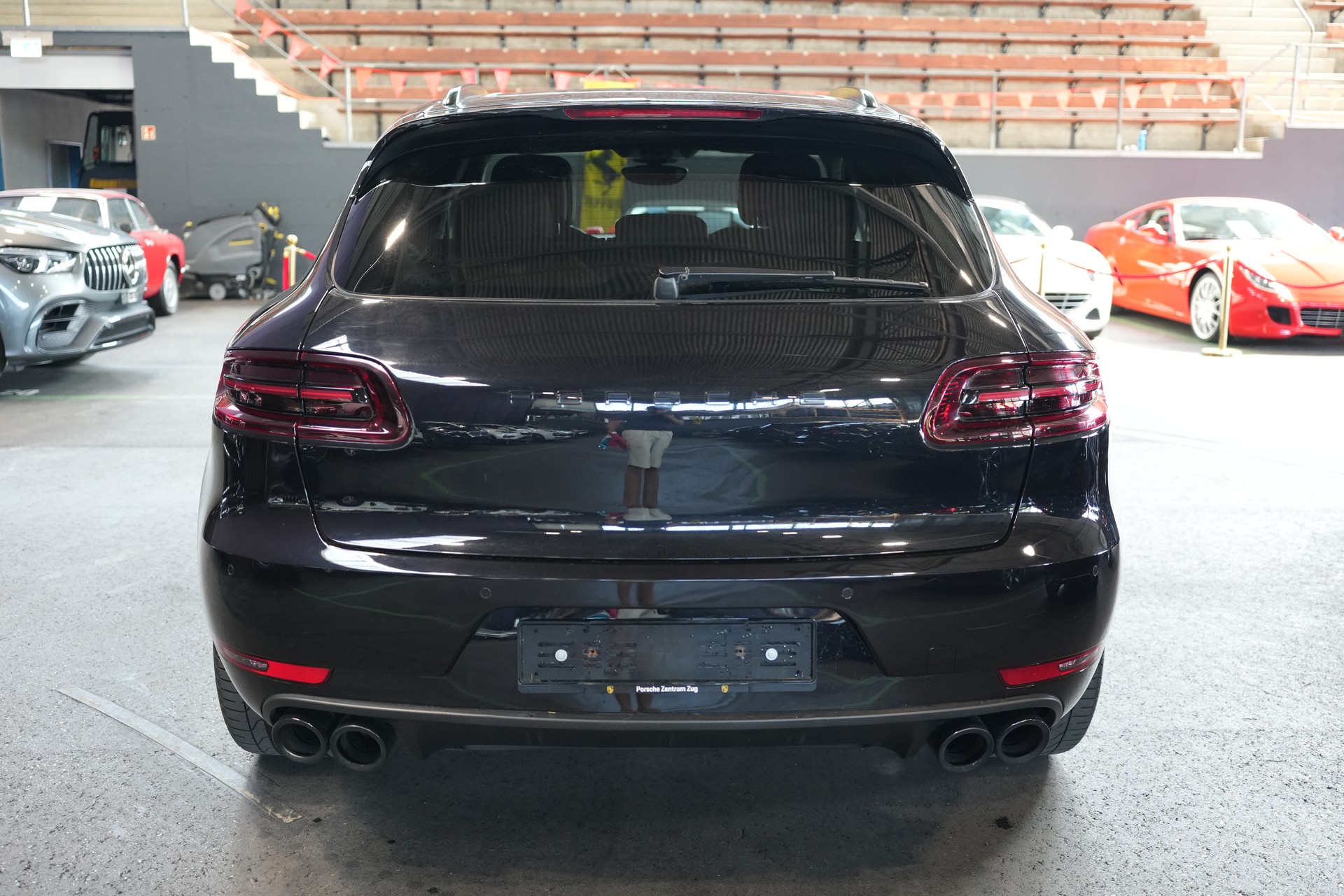 PORSCHE Macan Turbo Performance PDK-showroom-element-2