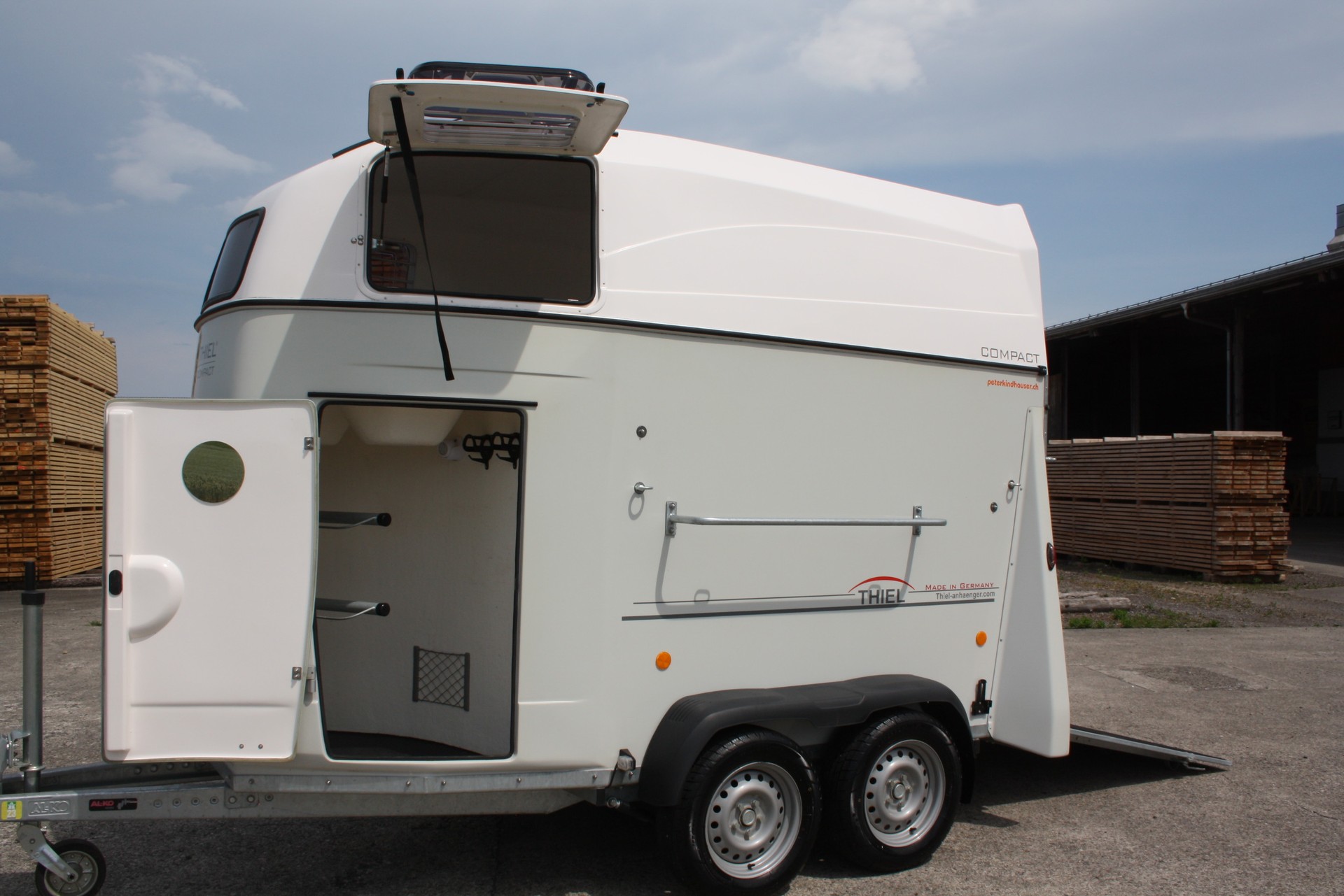 THIEL Compact-image-1