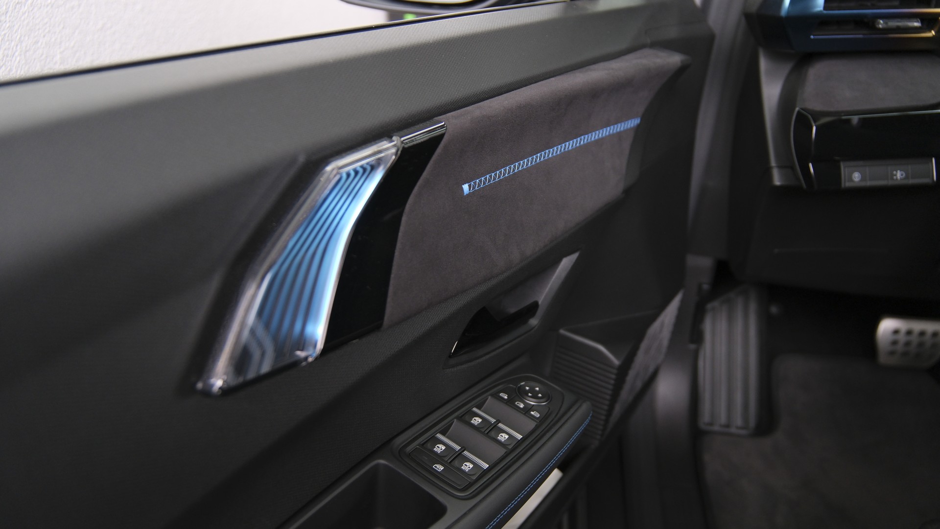 RENAULT Clio 1.8 E-Tech Esprit Alpine full hybrid " Vollausstattung "-image-15