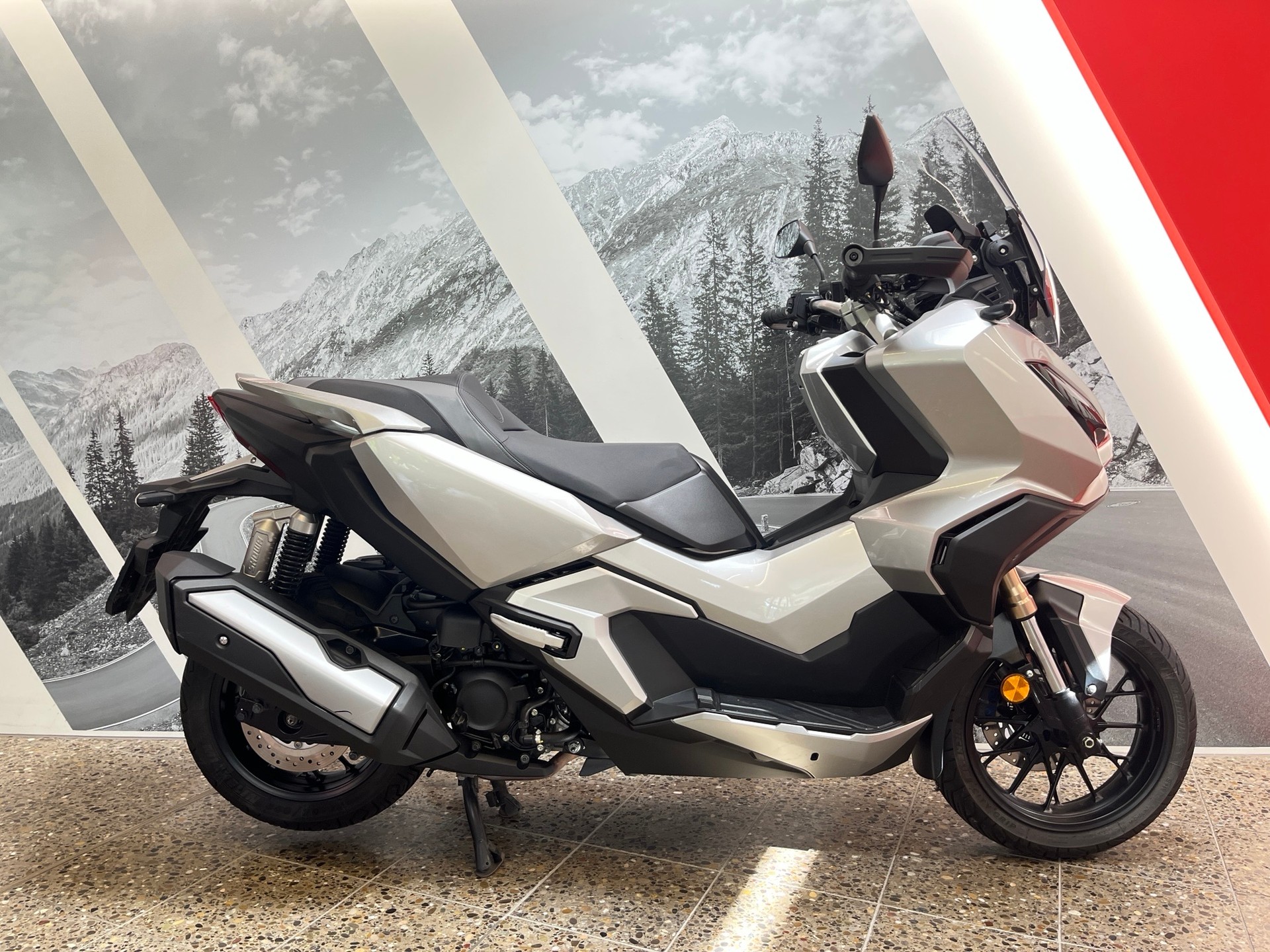 HONDA ADV 350-image-0