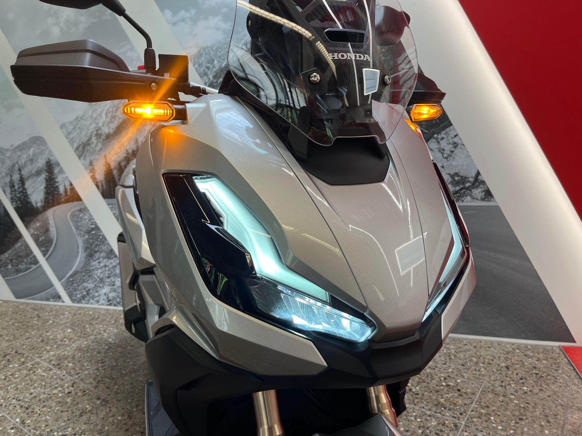 HONDA ADV 350-image-4