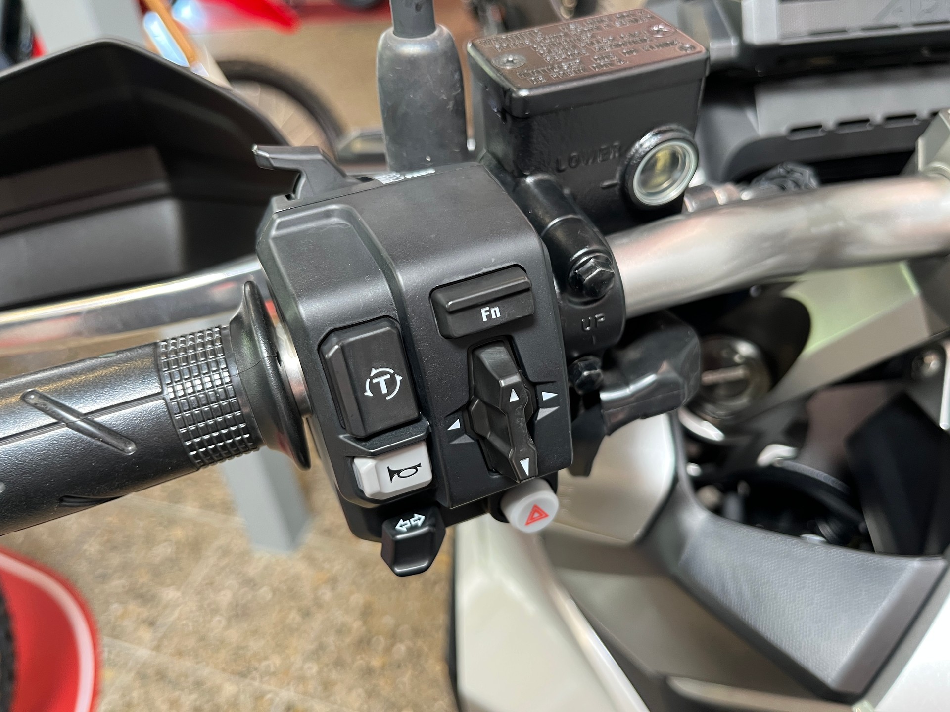HONDA ADV 350-image-9