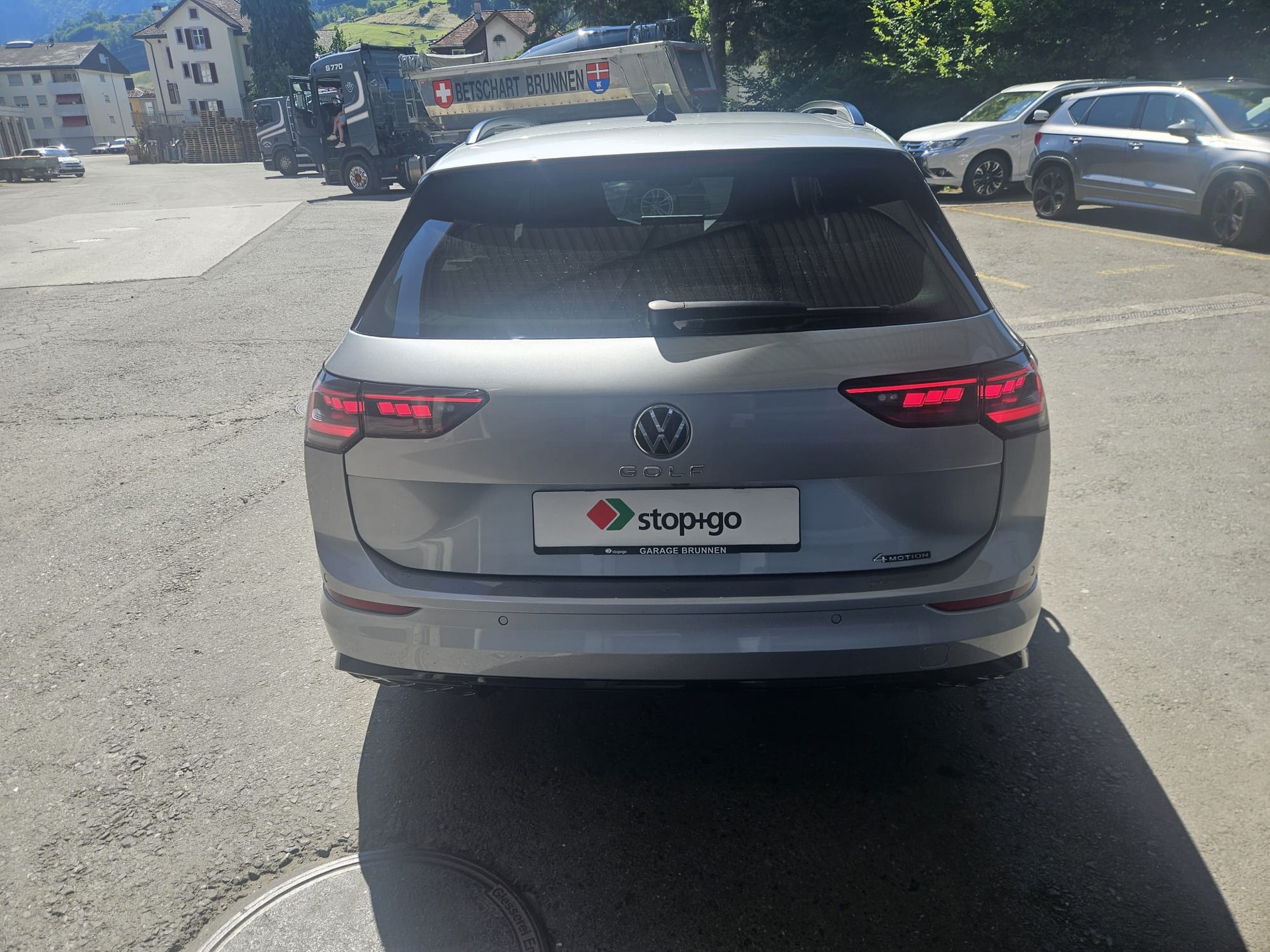VW Golf Variant 2.0 TSI R-Line DSG 4 Motion-image-14
