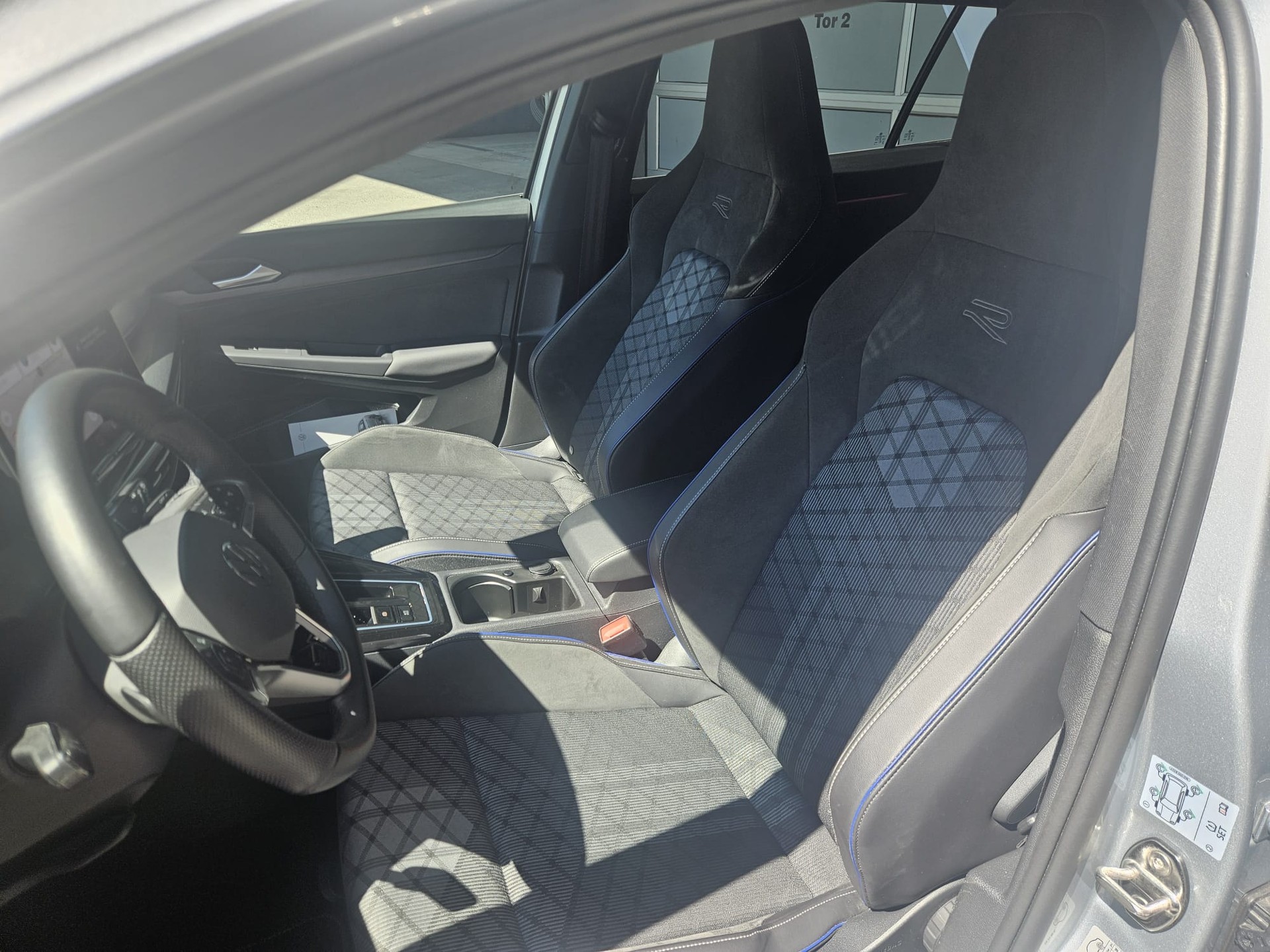 VW Golf Variant 2.0 TSI R-Line DSG 4 Motion-image-7