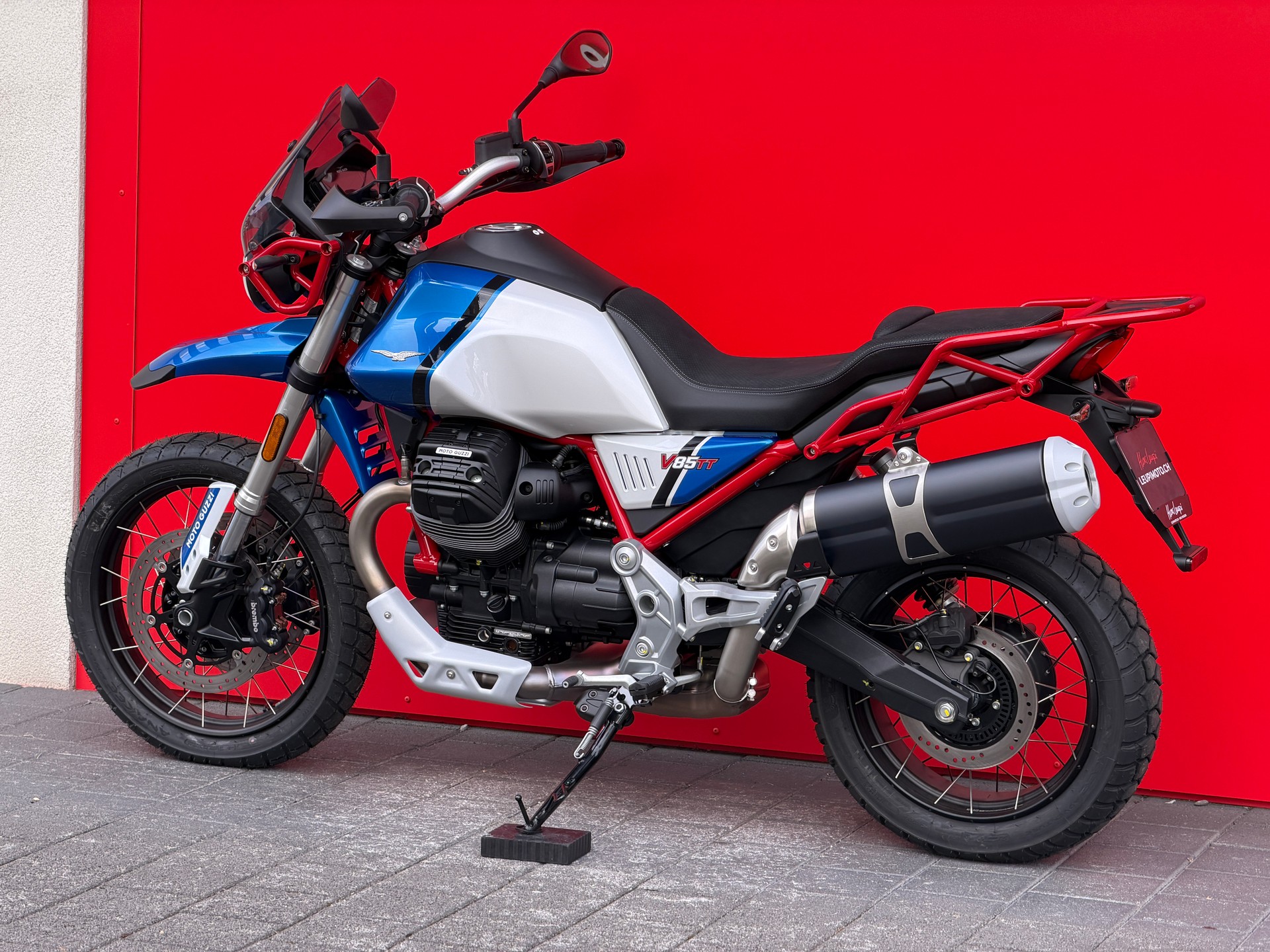 MOTO GUZZI V85 TT Premium Graphics 2-Tone-image-14