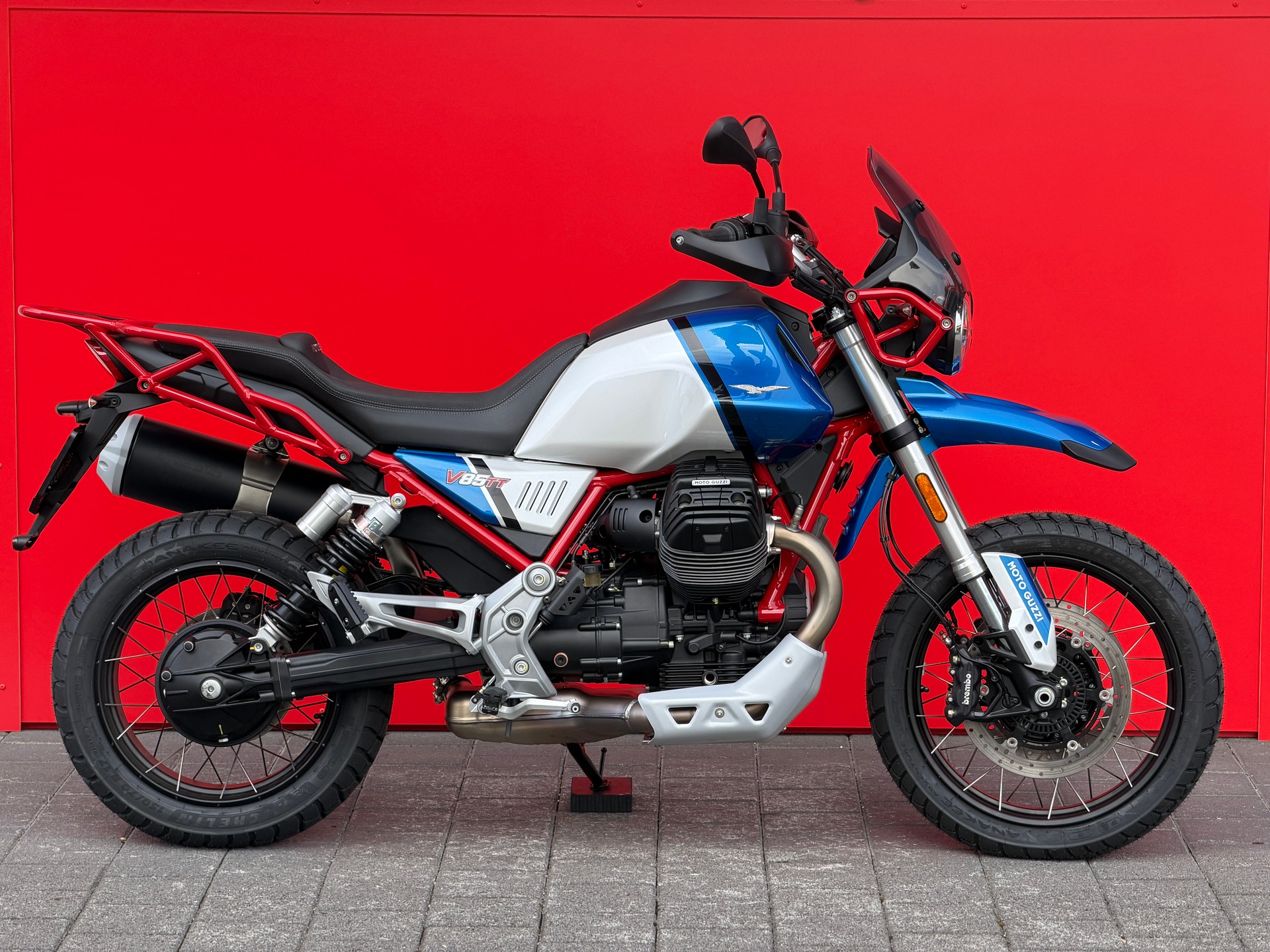 MOTO GUZZI V85 TT Premium Graphics 2-Tone-image-0