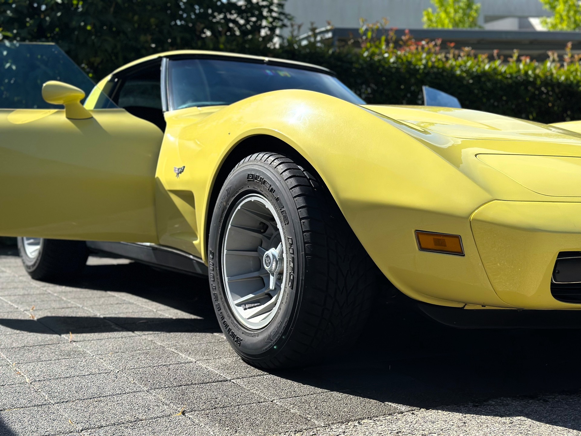 CHEVROLET CORVETTE-showroom-element-1
