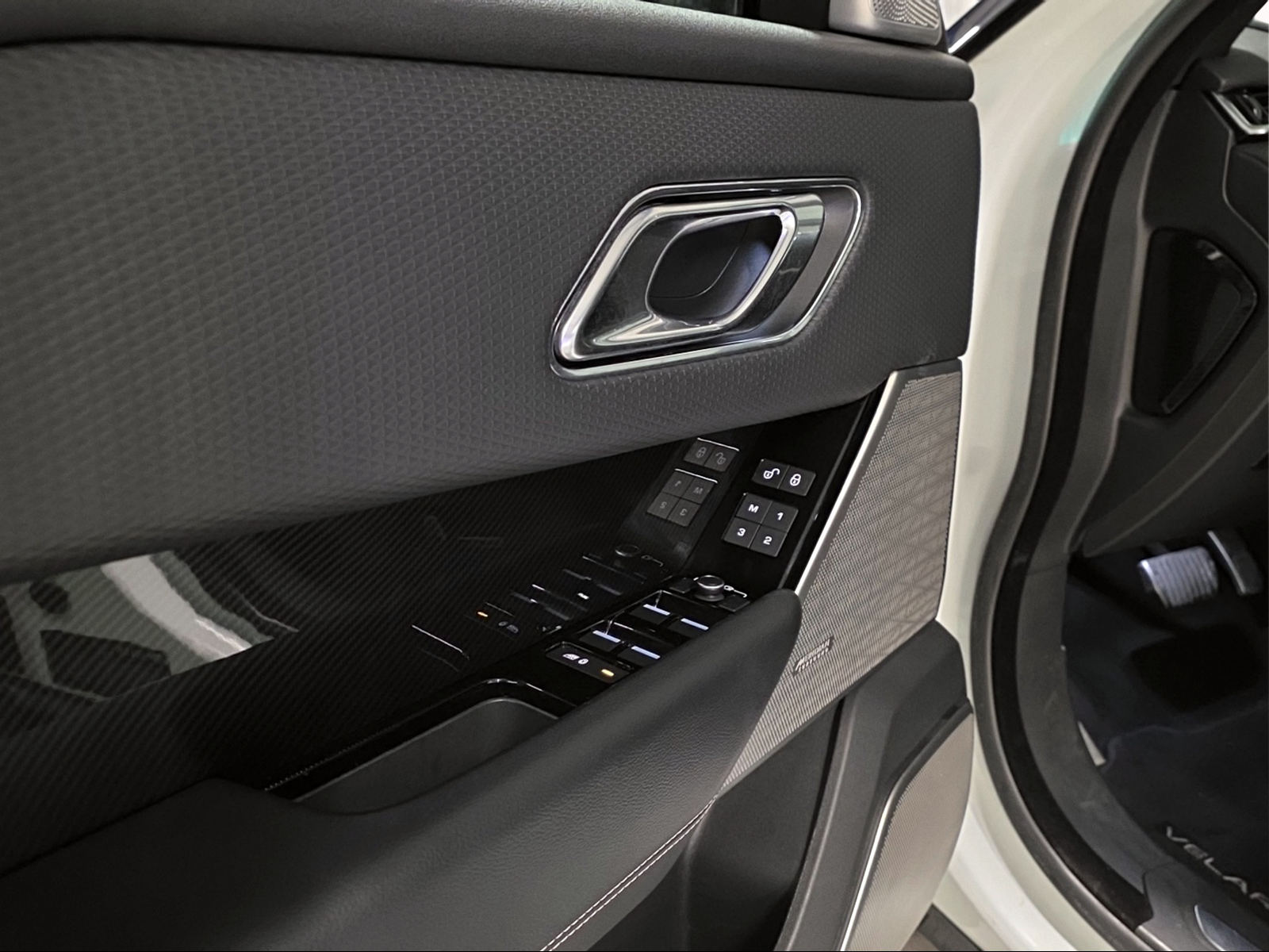 LAND ROVER Range Rover Velar R-Dynamic D 300 SE Automatic-image-10