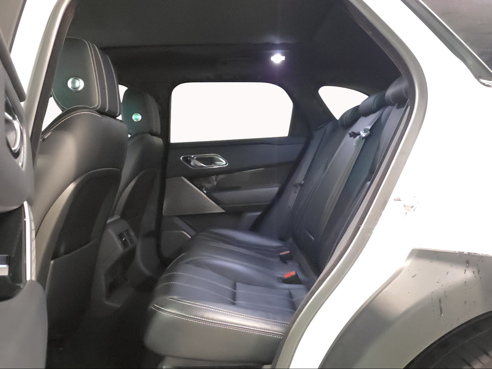 LAND ROVER Range Rover Velar R-Dynamic D 300 SE Automatic-image-13
