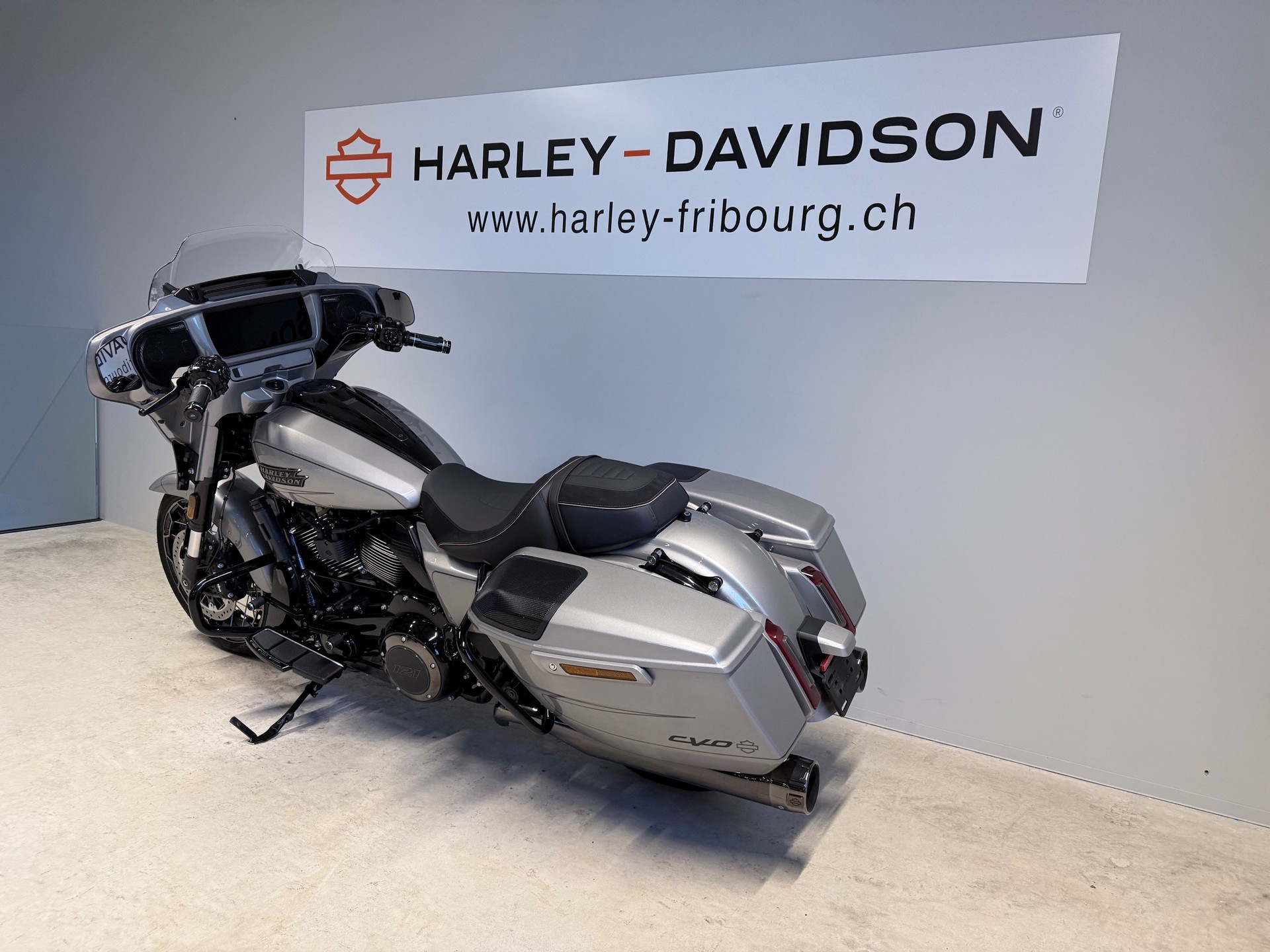 HARLEY-DAVIDSON FLHXSE Street Glide CVO 121-image-3