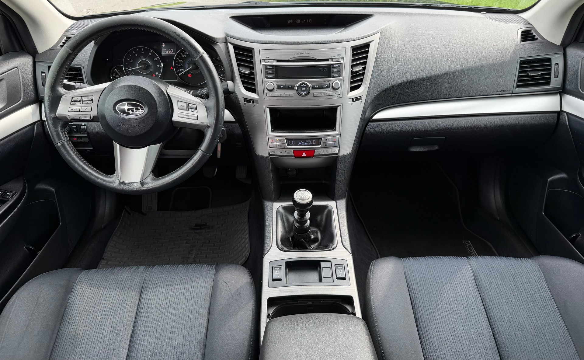 SUBARU Legacy 2.0i Limited AWD-image-12