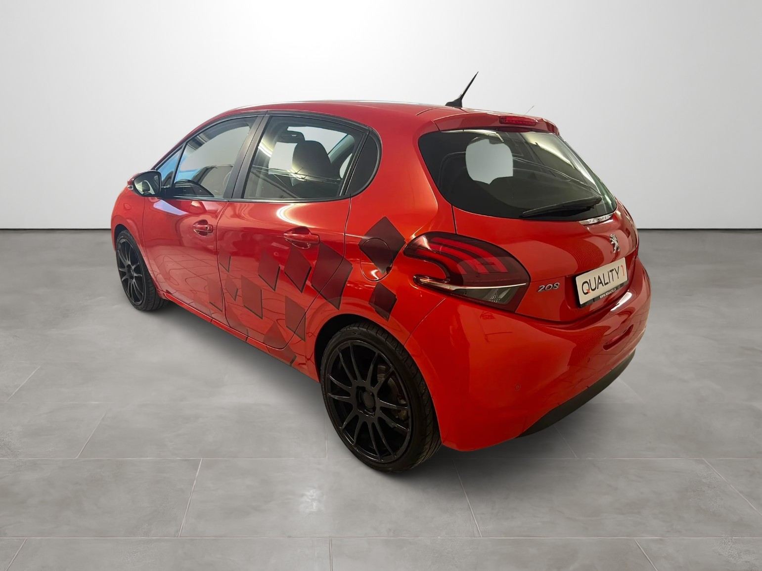 PEUGEOT 208 1.2 THP Roland Garros-image-6