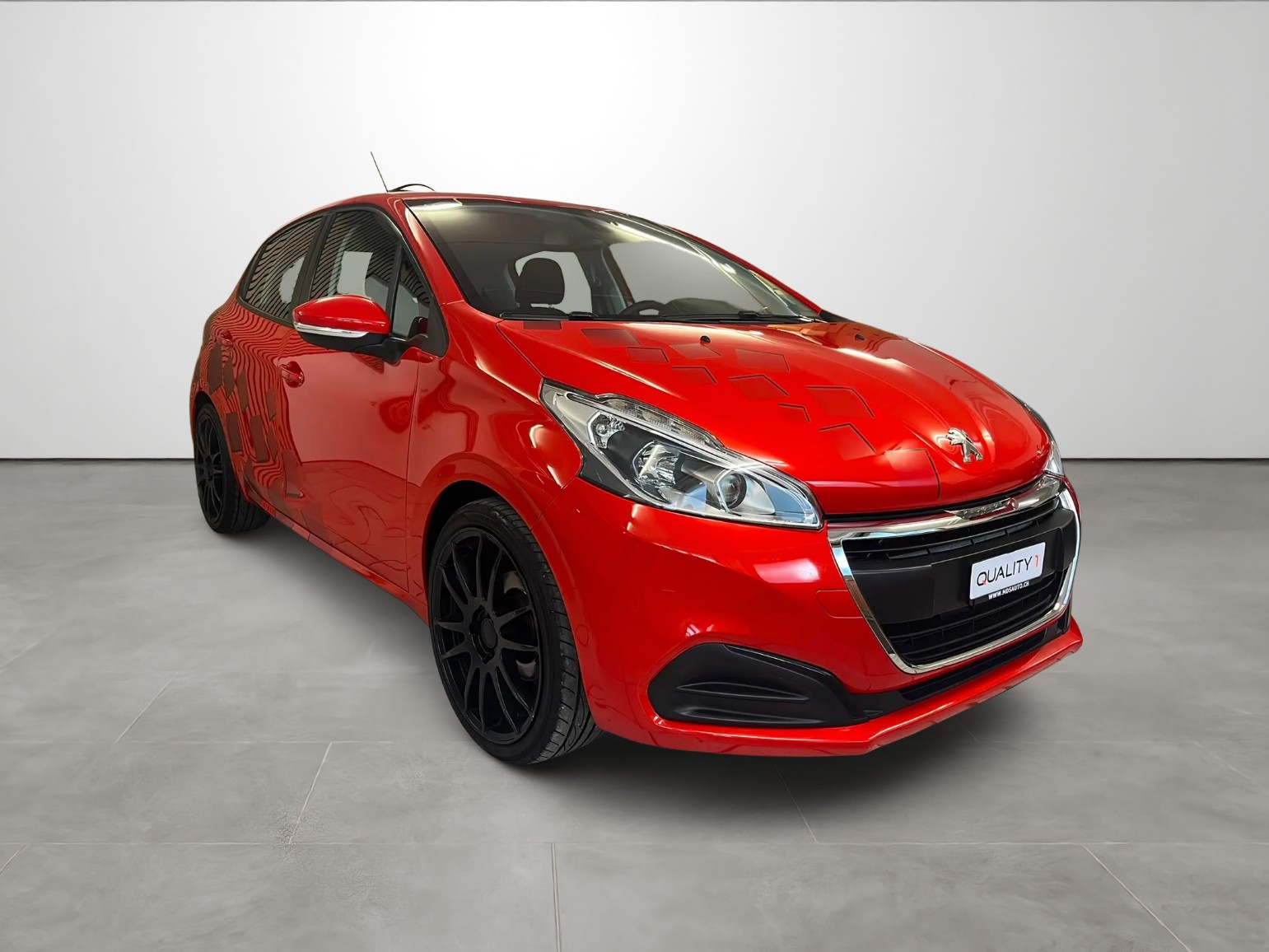 PEUGEOT 208 1.2 THP Roland Garros-image-2