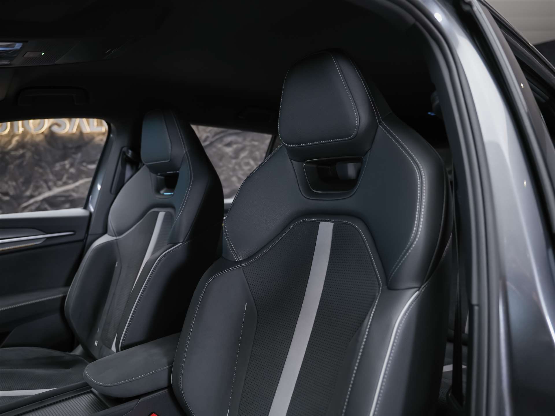 SKODA Kodiaq 2.0 TDI Sportline *7 Plätzer*Abstandsregler*Matrix LED Scheinwerfer*-image-10