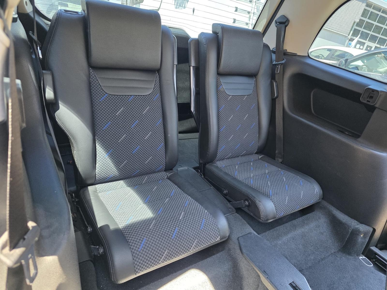 OPEL Zafira 2.0i Turbo OPC-image-12