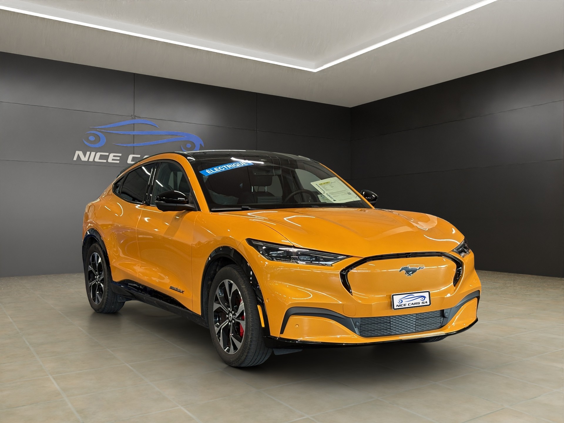 FORD Mustang MACH-E Premium AWD 91 kWh-showroom-element-1