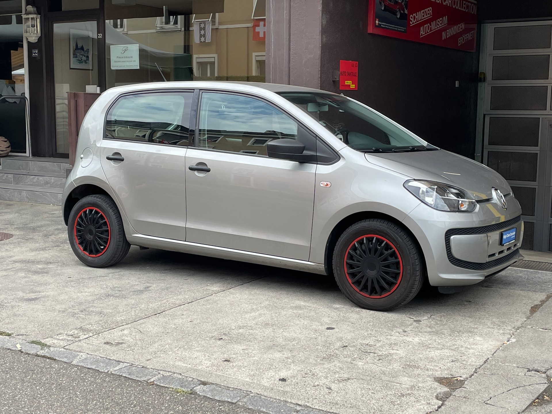 VW Up 1.0 BMT move up, Frisch ab MFK 08.2026-showroom-element-3