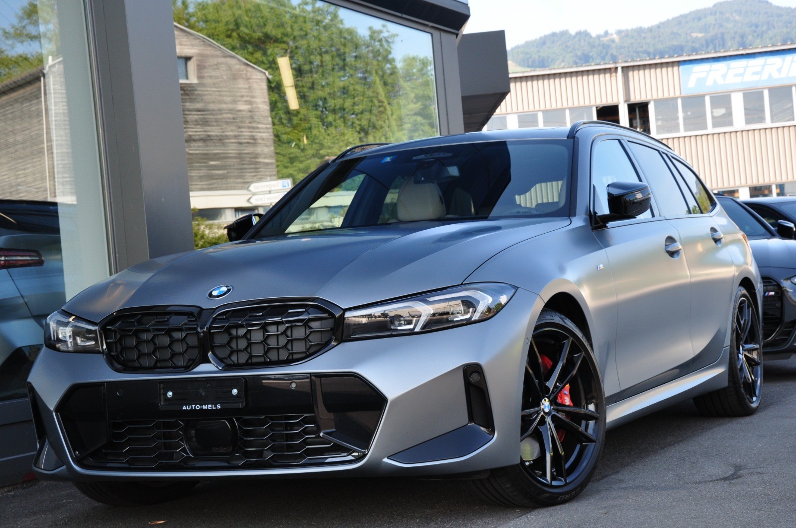 BMW M340i xDrive 48V Touring Steptronic M Sport Pro ** 4JAHRE WERKSGARANTIE**-showroom-element-1