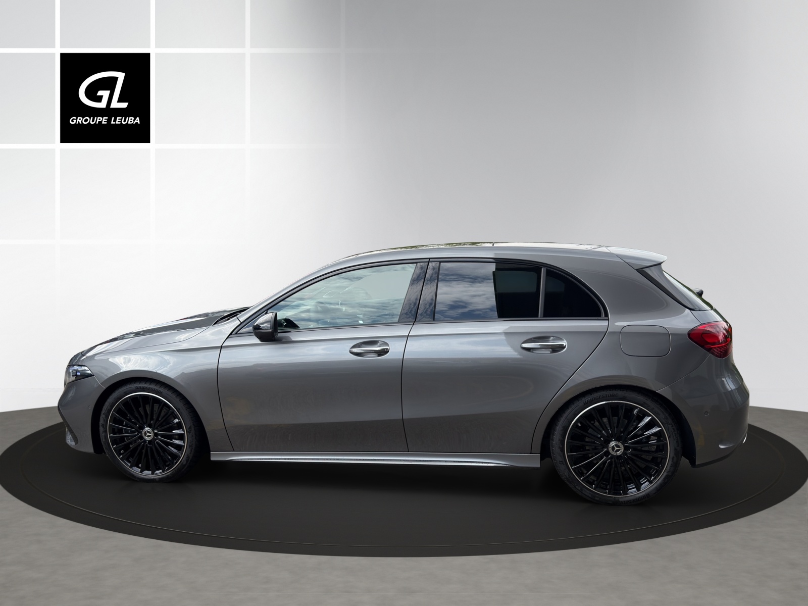 MERCEDES-BENZ A 220 4Matic 8G-DCT-showroom-element-2