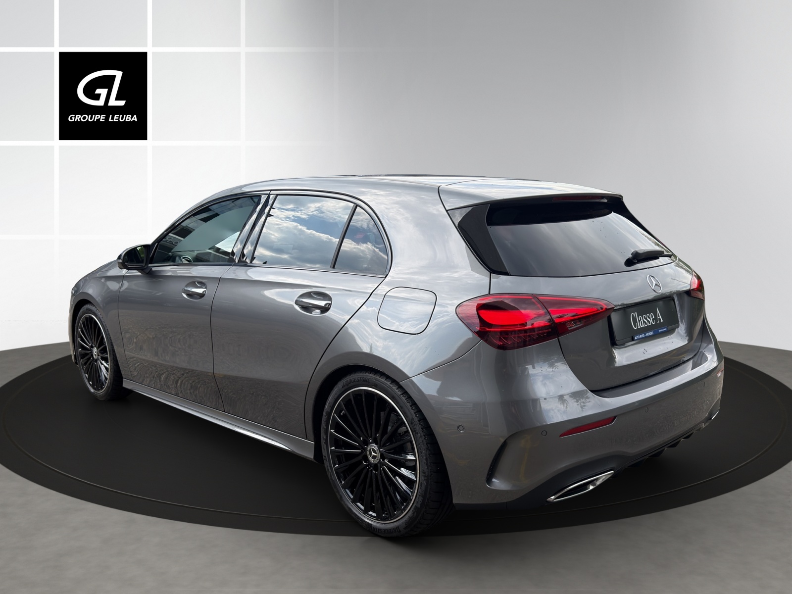 MERCEDES-BENZ A 220 4Matic 8G-DCT-showroom-element-3