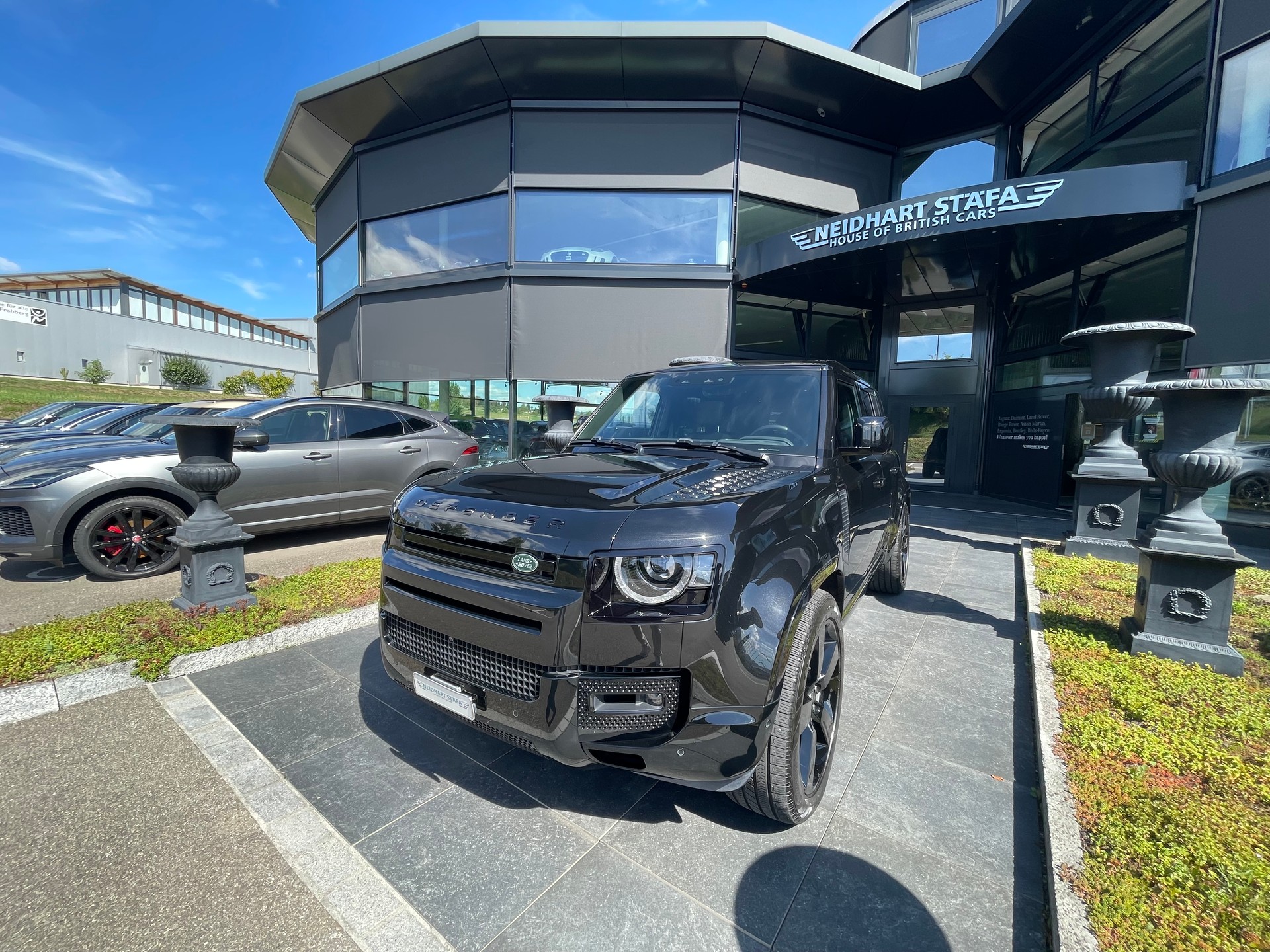 LAND ROVER Defender 110 425 V8 5.0 X AT8