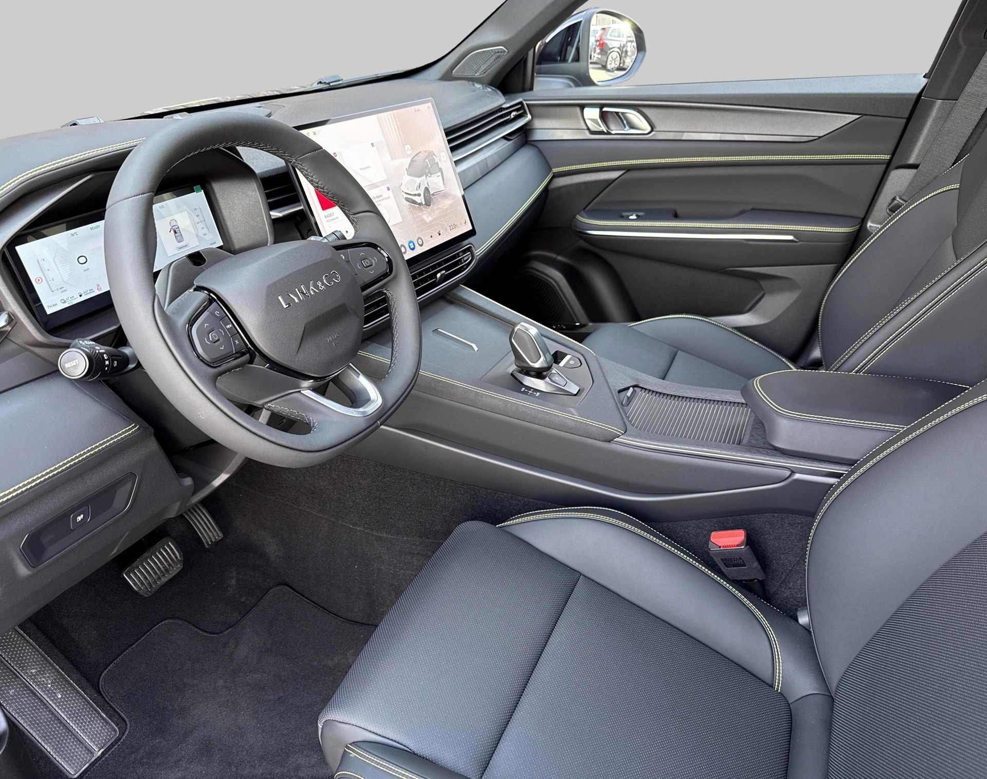 LYNK & CO 01 1.5 PHEV More-image-2