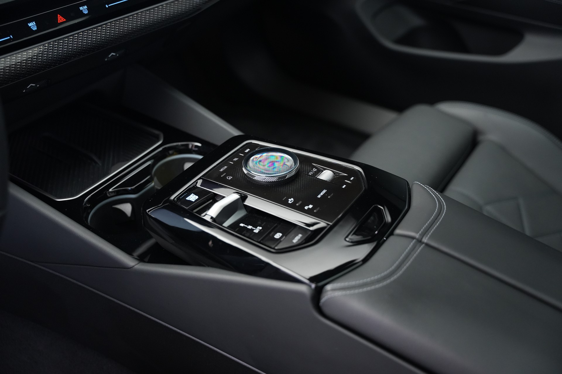 BMW 540d xDrive 48V M Sport Pro Steptronic *Frozen Deep Grey* *Iconic Glow* *Shadow Line* *Carbon*-image-23