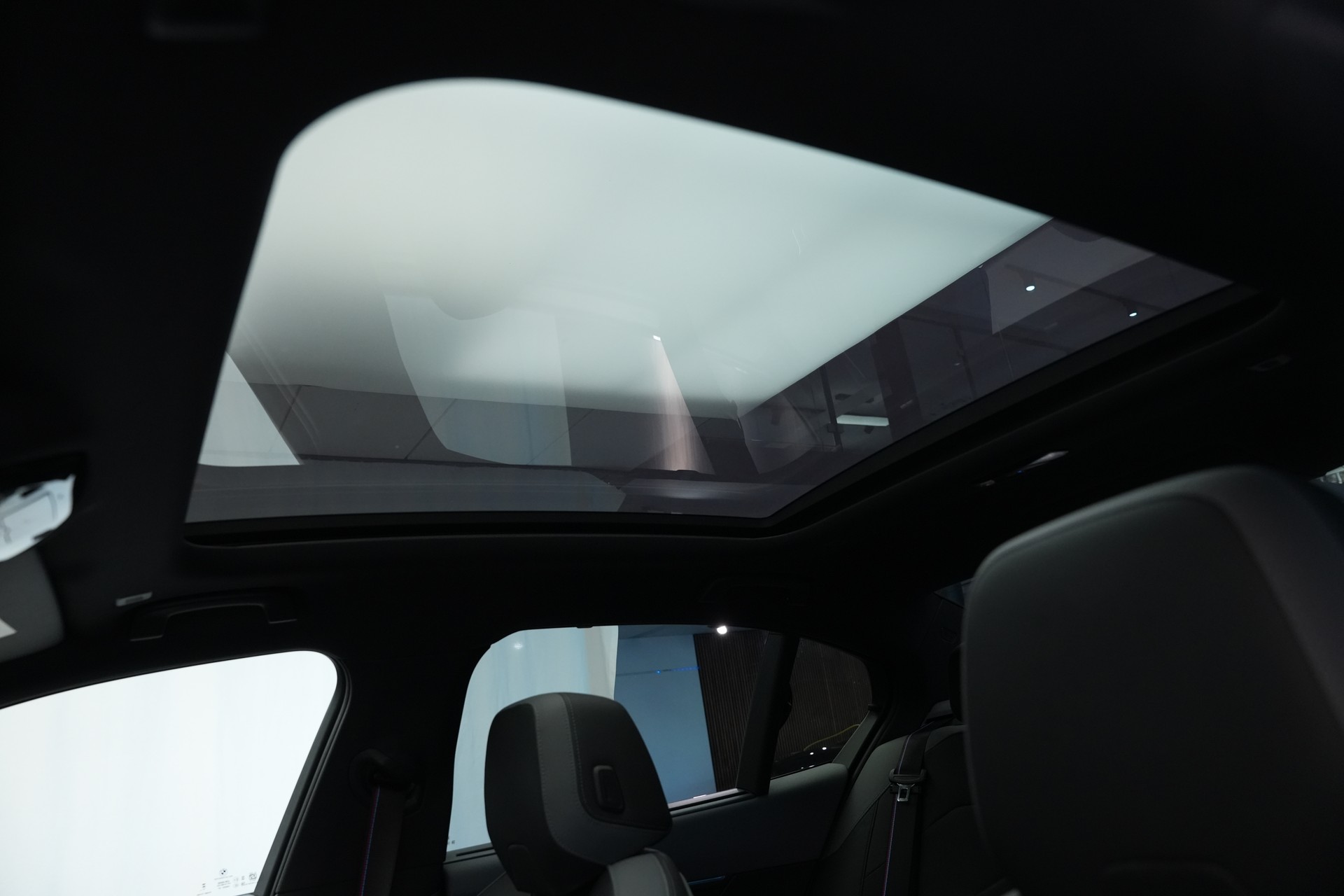BMW 540d xDrive 48V M Sport Pro Steptronic *Frozen Deep Grey* *Iconic Glow* *Shadow Line* *Carbon*-image-13