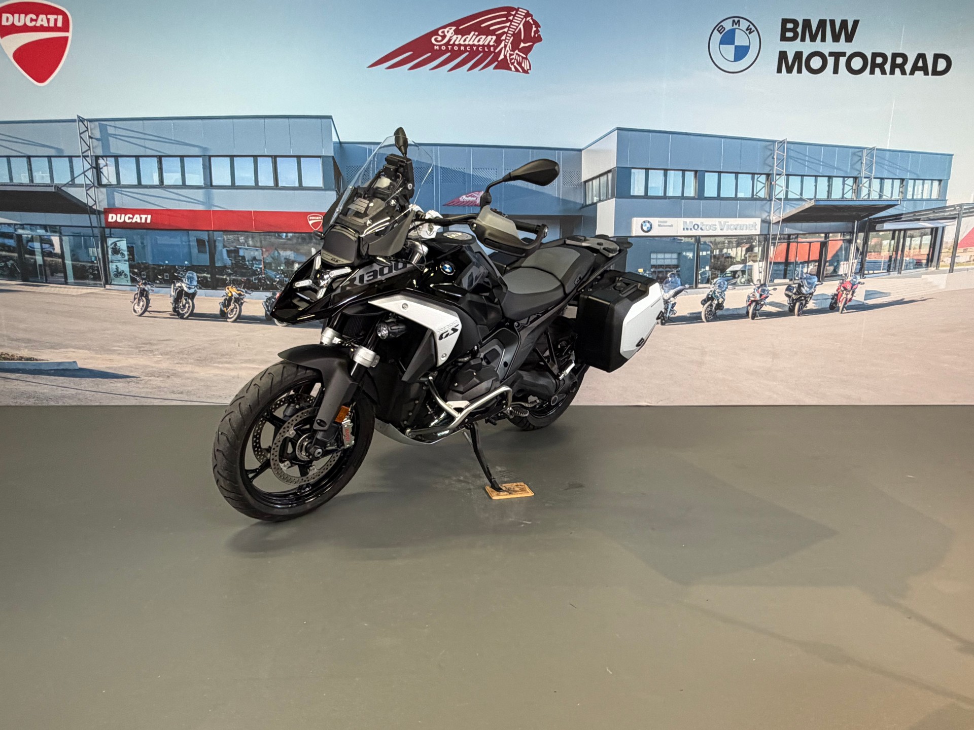 BMW R 1300 GS-image-2