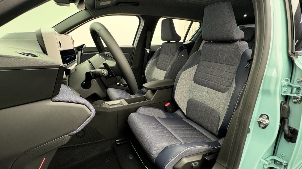 RENAULT R4 E-Tech Comfort Range 52 kWh Techno-image-4