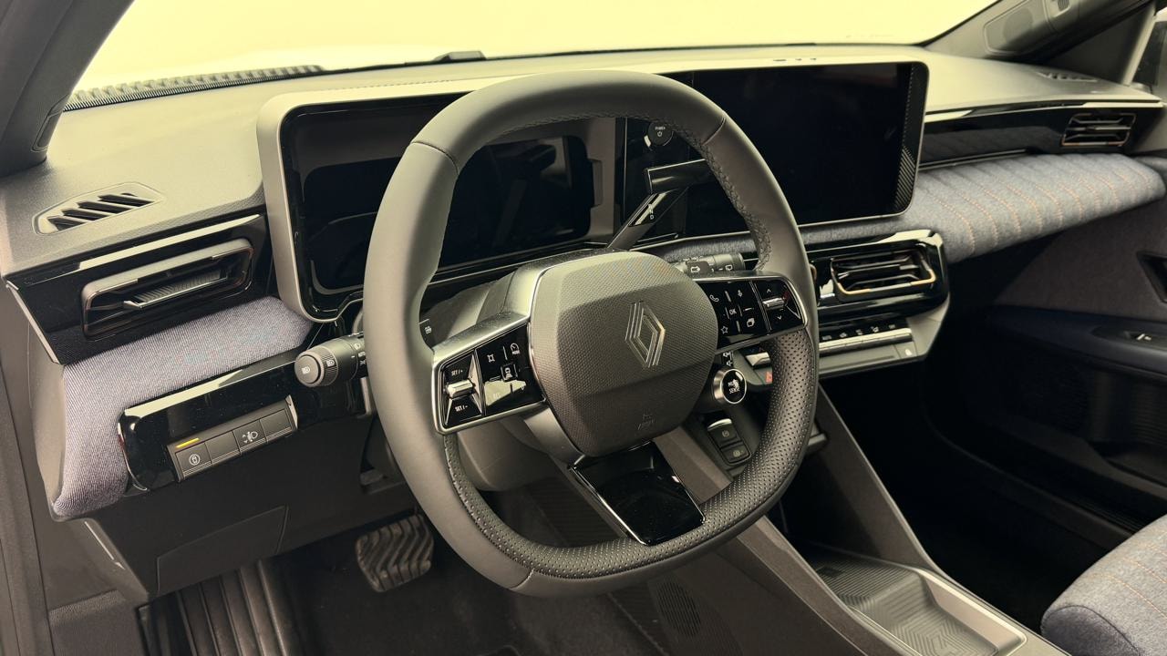 RENAULT R4 E-Tech Comfort Range 52 kWh Techno-image-6