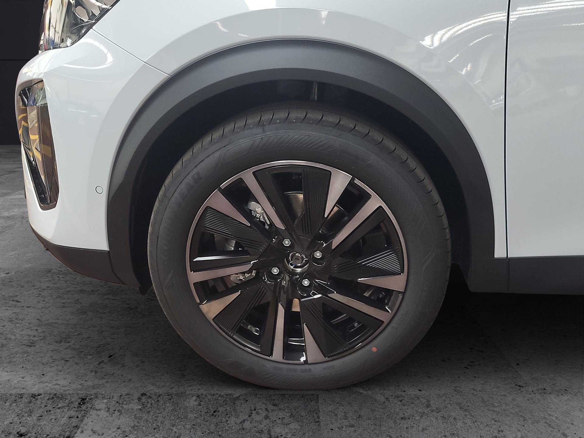 PEUGEOT 2008 1.2 MHEV GT Exclusive-showroom-element-3