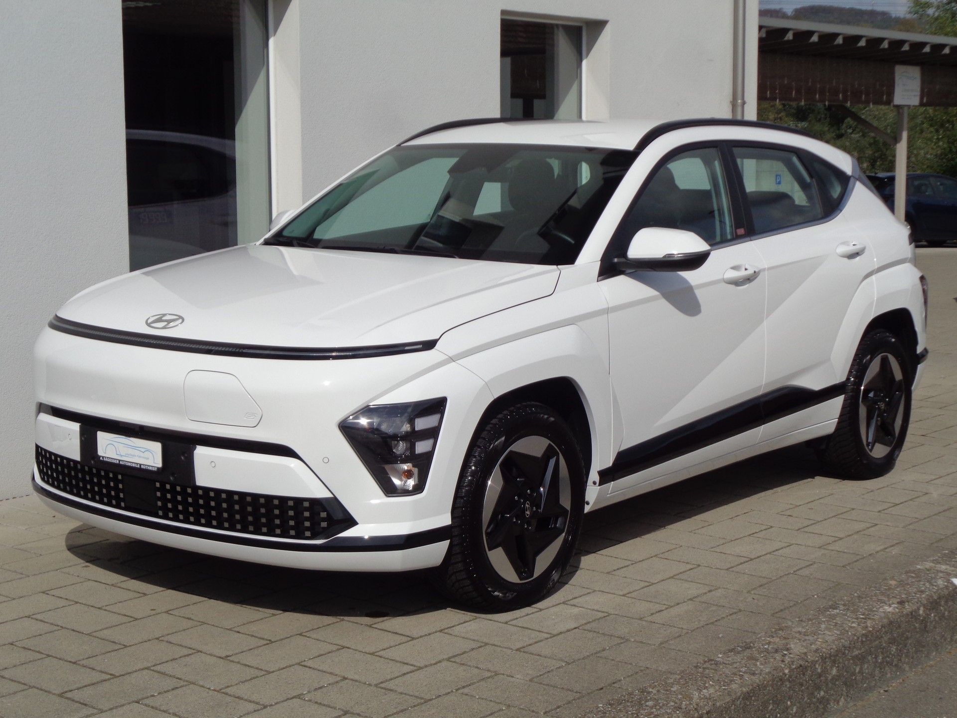 HYUNDAI Kona EV 65.4 kWh Origo-showroom-element-3