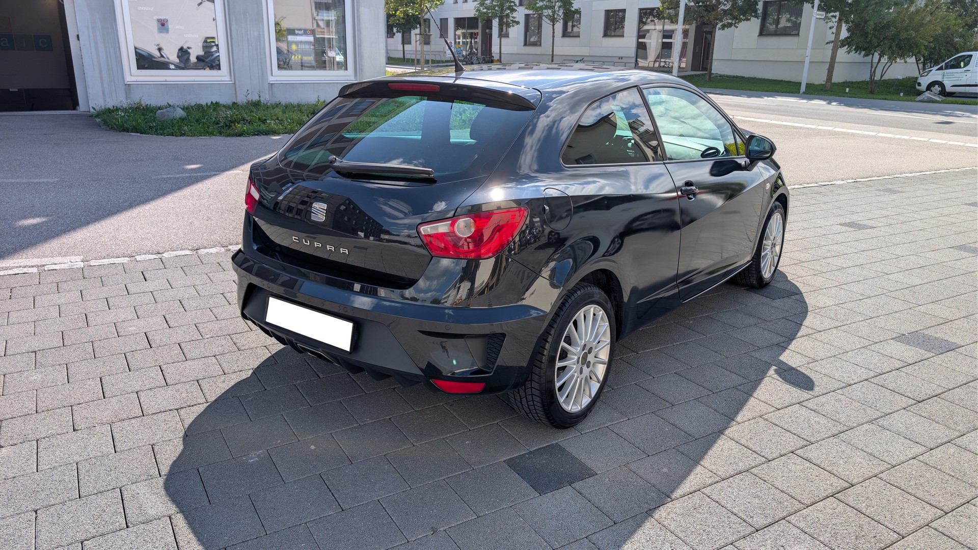 SEAT 1.4 TSI 180 Cupra DSG-image-3