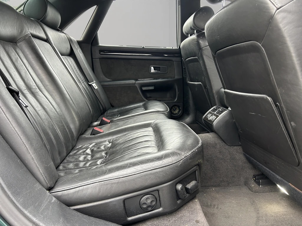 AUDI S8 4.2 quattro-image-21